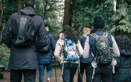 Segurança em Grupo em Trilhas: Dicas para Caminhar em Equipe e Manter-se Conectado